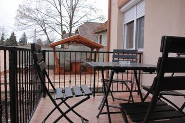 Imola és Andrea Apartmanház 2