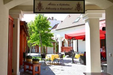 Servita Udvarház Eger