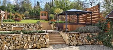 Paradise Apartmanház