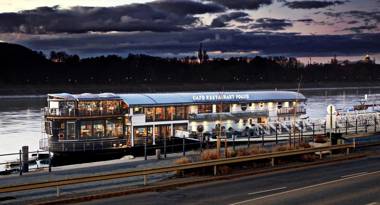 Vogue Boat Apartments