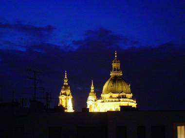 Trendy Deluxe Apartments