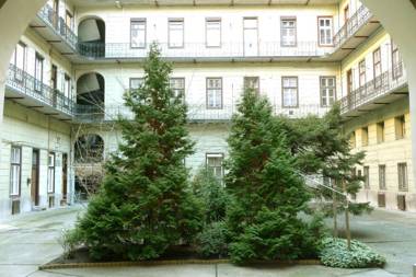 Planet Holiday Apartments