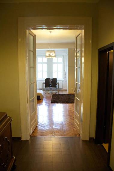 Five Season's Apartment