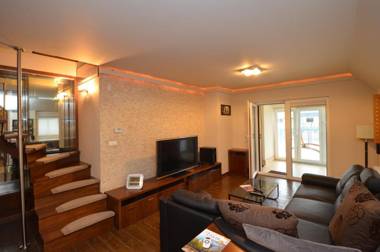 Arpad Bridge Apartments