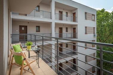 Maple Tree Budget Apartments