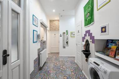 Amber Gardenview Studios