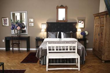 SUPER CHIC with Balcony