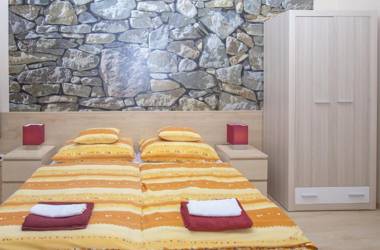 City Centre Apartment with 3 Bathrooms