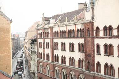 Maverick Urban Lodge