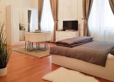 Ékszerdoboz A Budai Vár Alatt