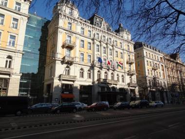 Erzsebet Boulevard Apartment