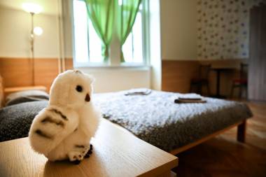 East Station Private Rooms & Apartments