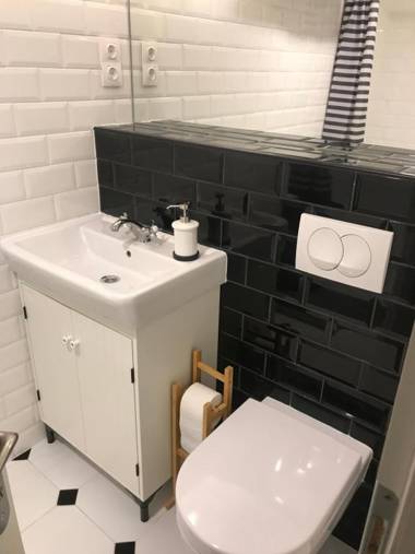 Balance Green Door 7