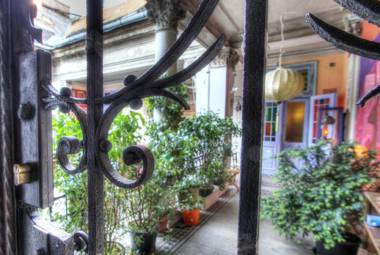 Lavender Circus Hostel Doubles & Ensuites