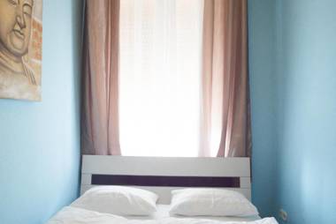 Rebecca Apartment next to Synagogue