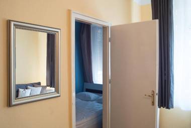 Rebecca Apartment next to Synagogue