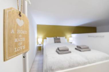 happy home Budapest JOY