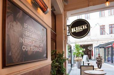 Inviting flat in the heart of town