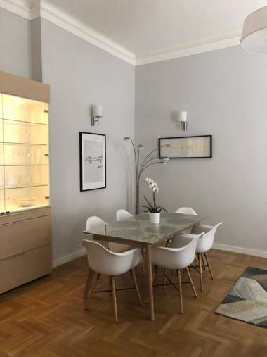 Supreme City Center Apartment