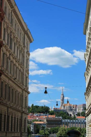 Wonder Deer Luxury Aptartment at the Parliament contactless check-in