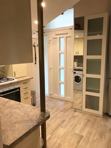 Goldcentral Apartment Gozsdu