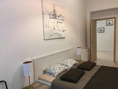 Goldcentral Apartment Dob