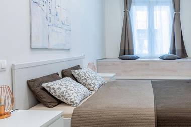 Goldcentral Apartment Dob