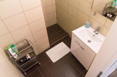 Bright 2BR&AC apt at Astoria