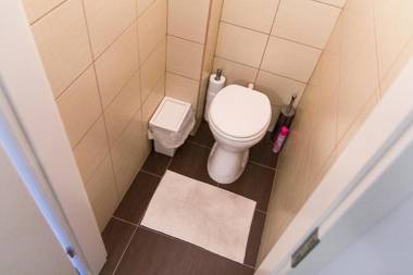 Bright 2BR&AC apt at Astoria