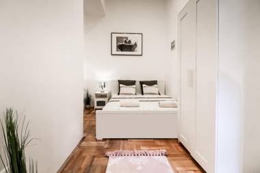 Real Apartments Klauzál II