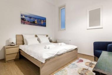 Basilica Dream Home In The Absolute Center