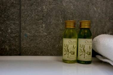 Designer Dream Home In The Absolute Center