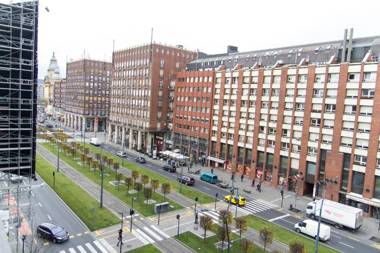 Chic and Very Central