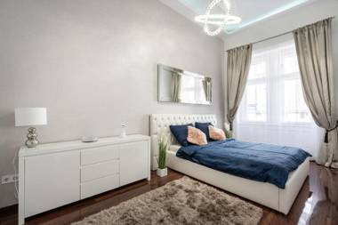 Opera Luxury Apartment