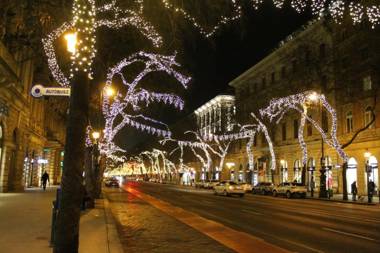 Wonder Deer Luxury Apartment at the Opera contactless check-in