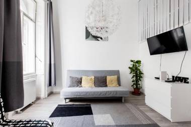 E-52 Apartment in center