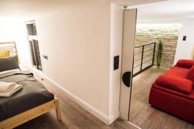 Very stylish and fresh studio home in the center