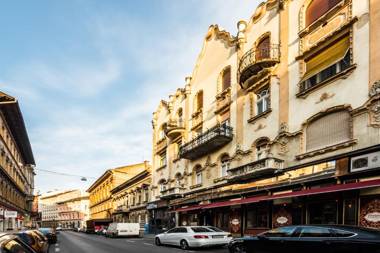 NEW DOB 53/3 CENTER APARTMENT