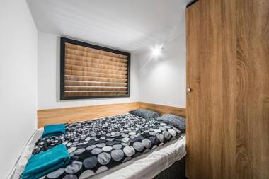 NEW DOB 53/3 CENTER APARTMENT