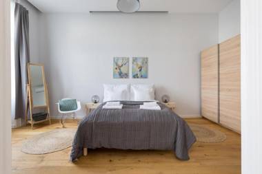 Designer Dream Home In The Center w 2BR/2Bath