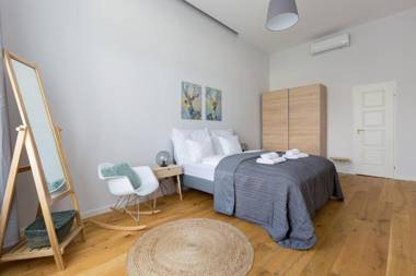 Designer Dream Home In The Center w 2BR/2Bath