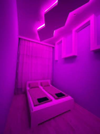 Deluxe Sapphire Residency - 4 BEDROOMS