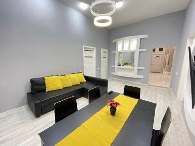 Deluxe Sapphire Residency - 4 BEDROOMS