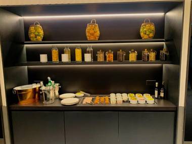 Kozmo Hotel Suites & Spa - The Leading Hotels of the World