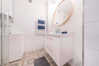 SANDRA APARTMENT CLOSE TO CHAIN BRIDGE