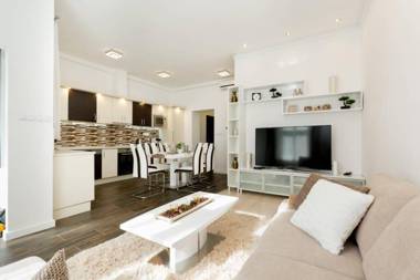 Eiffel Palace Luxury Dream Home 1