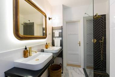 Style & Harmony in The Absolute Center of Budapest