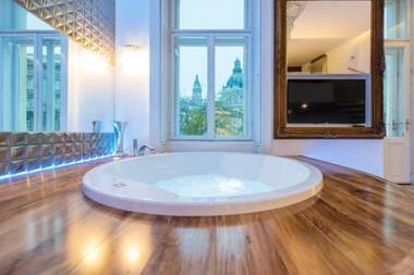 ENZO CAPO VIP JACUZZi