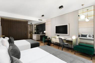 Emerald Downtown Suites