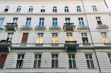 Eclectic Luxury & Spacious 2BR AC Apt in Center